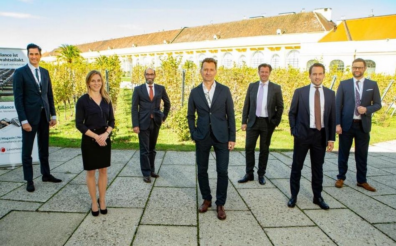 Paul Kampusch (vorne Mitte) mit den CSD-Moderatoren Kristof Wabl (PwC), Andrea Pilecky (KPMG), Martin Eckel (Taylor Wessing), Roman Sartor (KPMG), David Konrath (Taylor Wessing), Patrick Göschl (PwC), © leadersnet.at/ C. Mikes