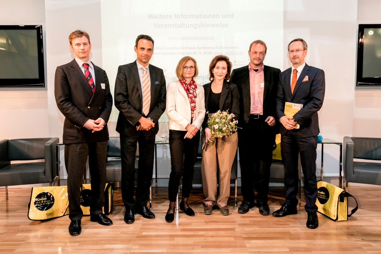 V.l.n.r.: Dr. Matthias Schmidl, stellvertretender Leiter der österreichischen Datenschutzbehörde (DSB); Alberto Sanz de Lama, CEO LexisNexis Österreich; Mag. Karin Maurer, GDPR Leader IBM DACH – Germany, Austria, Switzerland; Moderatorin Barbara Steininger, Trend; Ing. Mag. Dr. Christof Tschohl, Obmann epicenter.works, Vorstandsmitglied noyb, Geschäftsführer Research Institute; Dr. Gerhard Kunnert, Bundesministerium für Verfassung, Reformen, Deregulierung und Justiz. (Foto © LEADERSNET/S.  Menegaldo), © LEADERSNET/S.Menegaldo