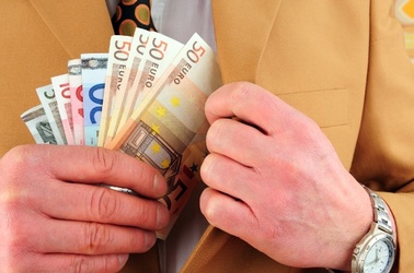 Geld, Auszahlung, Gehalt, Euro, © Adobe Stock