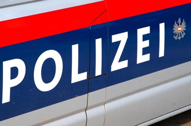 © Adobe Stock Polizei, Polizeiauto, Razzia, Hausdurchsuchung, © Adobe Stock
