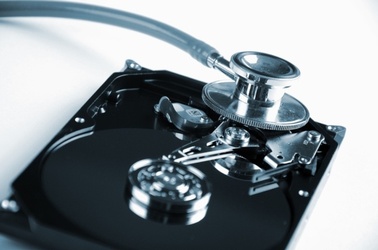 © © Sergej Khackimullin - Fotolia.de Stethoskop Festplatte, © © Sergej Khackimullin - Fotolia.de