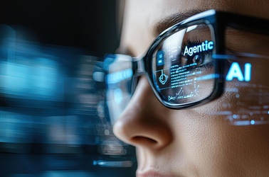 Datenanalyse mit AI Agent, © stock.adobe.com - A.Pun