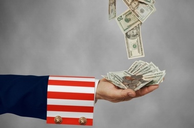 © © James Steidl - Fotolia.com Hand Geldscheine, © © James Steidl - Fotolia.com
