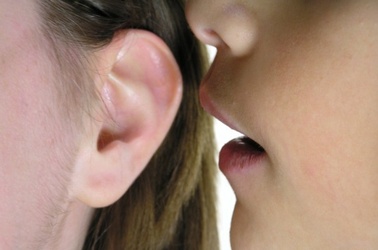 © © Christy Thompson - Fotolia.com Ohr Flüstern, © © Christy Thompson - Fotolia.com