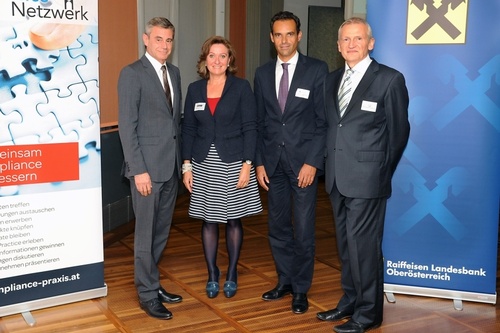 V.l.n.r.: Dr. Heinrich Schaller, Generaldirektor RLB OÖ; Mag. Sigrid Burkowski, Compliance Officer der RLB OÖ; Dr. Armin Toifl, Herausgeber Compliance Praxis und Unternehmensberater, © Kunasz