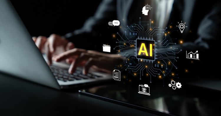 AI vor schwarzem Hintergrund, © AdobeStock_1881108428InfiniteFlow