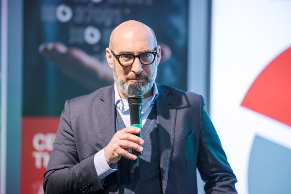 © leadersnet.at-a.felten